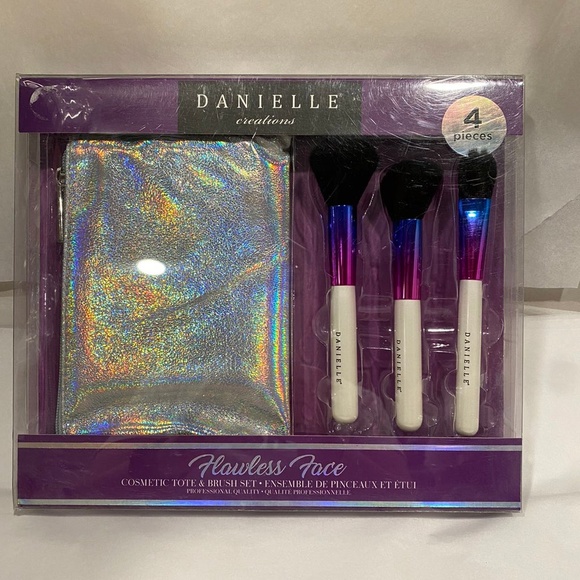 danielle nicole Cosmetic Brush & Bag set - Picture 1 of 3
